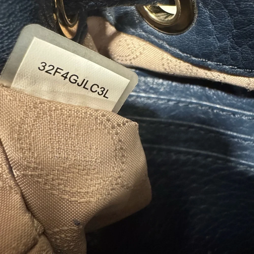 Michael Kors Jules Smartphone Drawstring Bag Navy